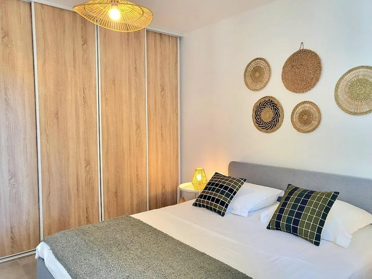 T2 Renove Jardin Et Parking Apartment Hyeres 0*,