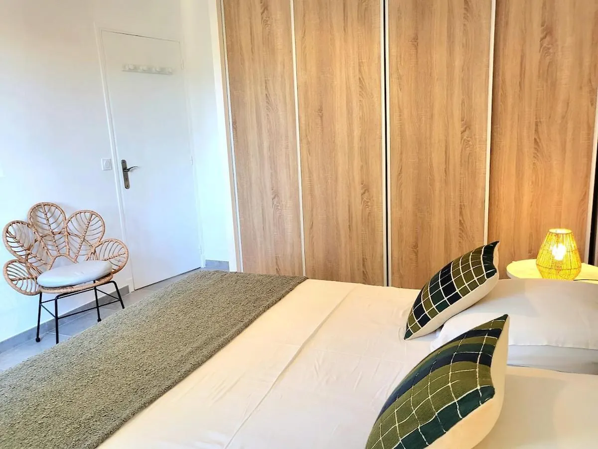 T2 Renove Jardin Et Parking Apartment Hyeres France